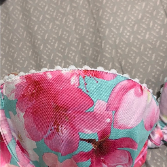 LaVie en Rose Floral XS swimsuit 🌸 - Picture 4 of 8